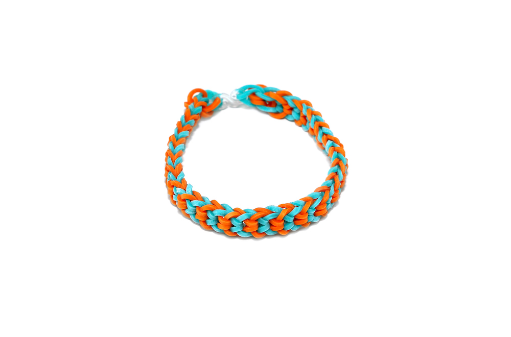 Bransoletka z elastycznych gumek w kolorze niebieskim i pomarańczowym Bransoletka z gumek w niebieskim i pomarańczowym kolorze