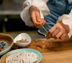Jak zacząć robić biżuterię w łańcuszka?