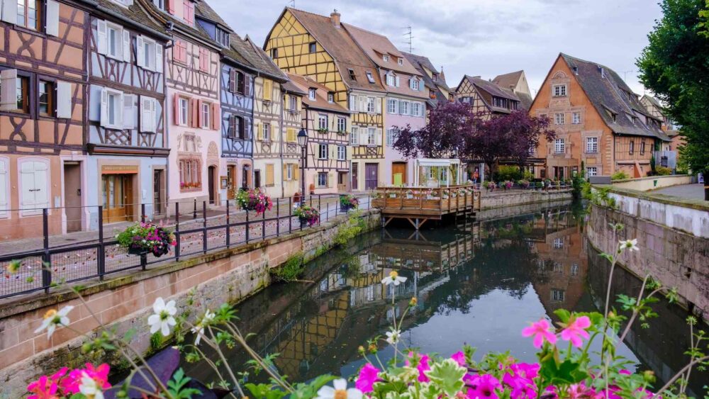 Colmar - kolorowe kamienice i rzeka