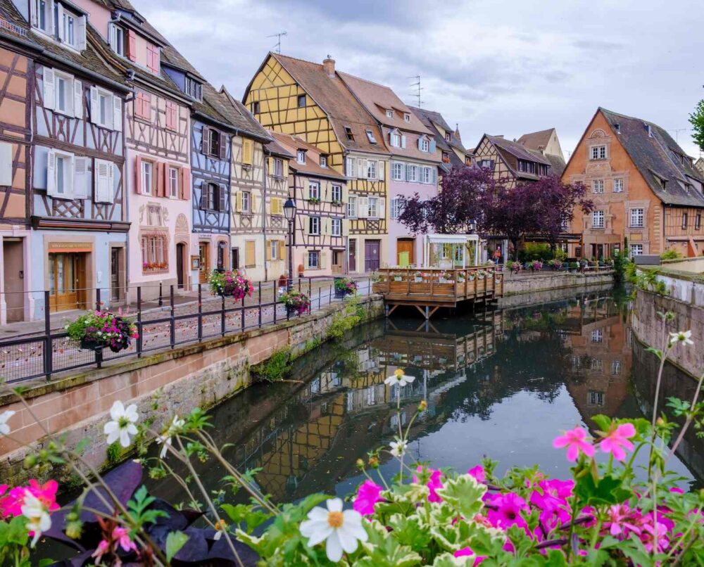 Colmar - kolorowe kamienice i rzeka