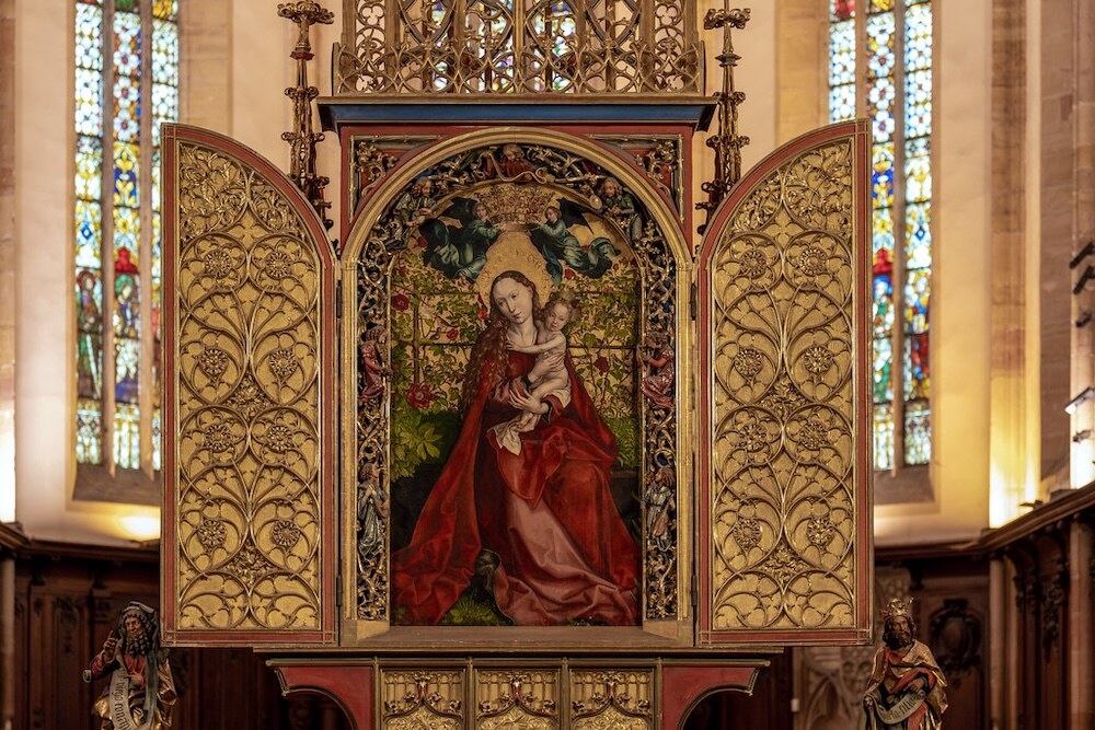 Madonna z różą autorstwa Martina Schongauera obraz z Maryją i Jezusem z kościoła dominikanów