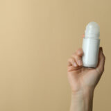 Antyperspirant w kulce - jak działa? Poradnik