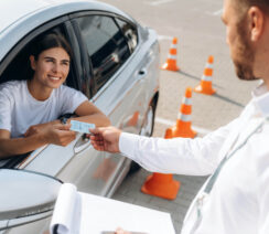jak zapisać się na prawo jazdy w profesjonalnym ośrodku