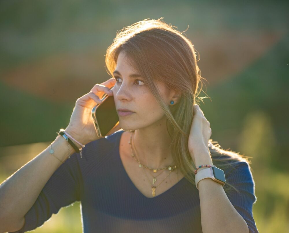 wybrany numer jest w tej chwili niedostępny - komunikat w telefonie